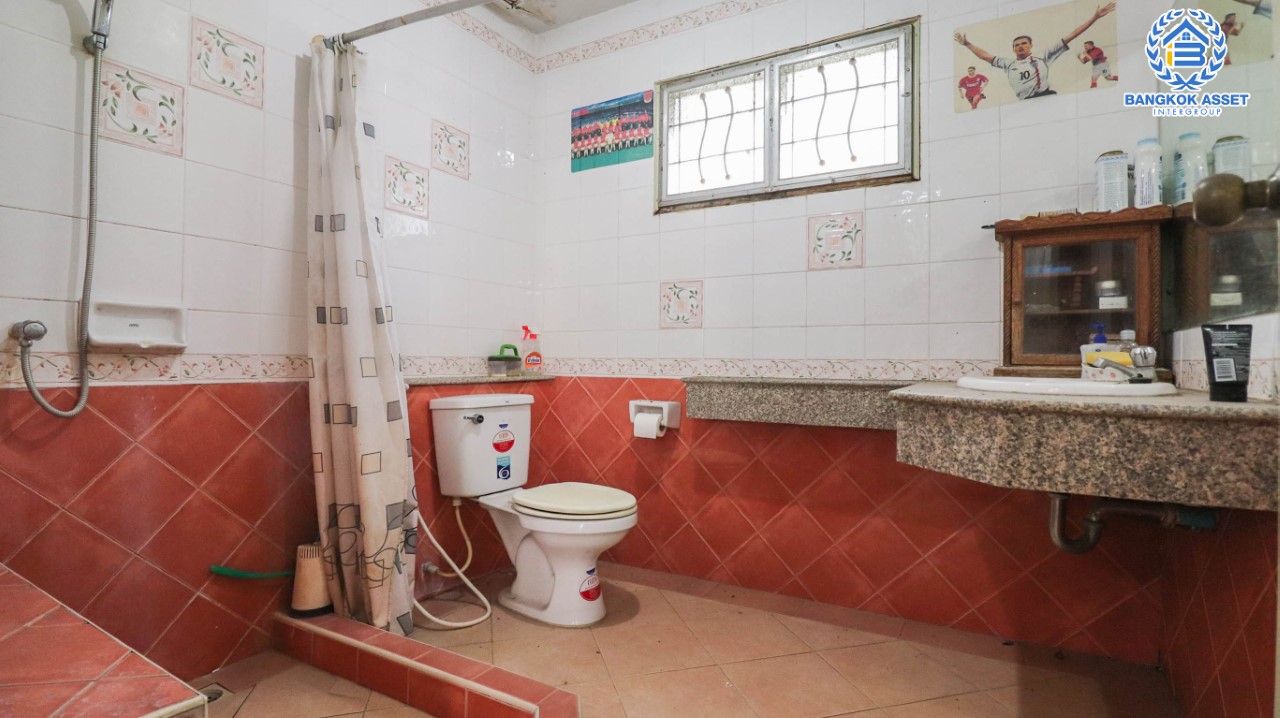 *****บ้านเดี่ยวมือสอง ม.ดิสคอฟเวอรี่เพลส รังสิต-นครนายก บ้านเดี่ยวหลังมุม บรรยากาศร่มรื่น น่าอยู่ บนเนื้อที่ 56.3 ตร.ว. 3 ห้องนอน 2 ห้องน้ำ 2 ที่จอดรถ พร้อมเข้าอยู่ได้เลย บนทำเลที่เชื่อมต่อถนนรังสิต-นครนายก, คลอง4 ใกล้ห้างสรรพสินค้าฟิวเจอร์พาร์ครังสิต